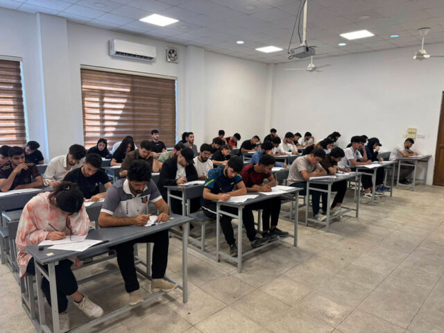 راگری کۆلێژەکەمان هۆڵەکانی تاقیکردنەوە بەسەر دەکەنەوە