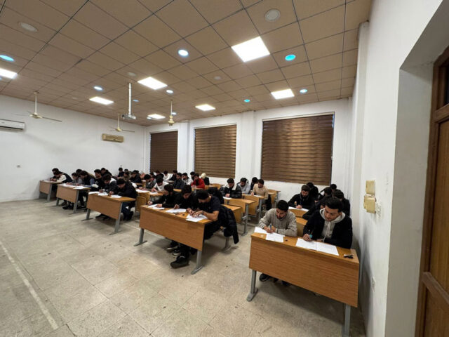 راگری کۆلێژەکەمان هۆڵەکانی تاقیکردنەوە بەسەر دەکەنەوە